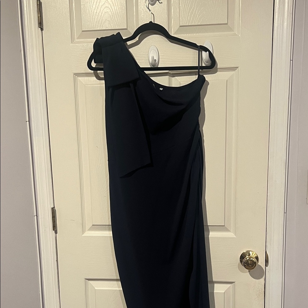 Elegant Black One-Shoulder Dress
